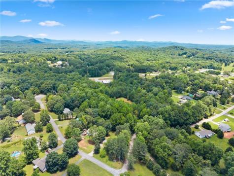 18 Chickasaw Trail Cleveland GA 30528