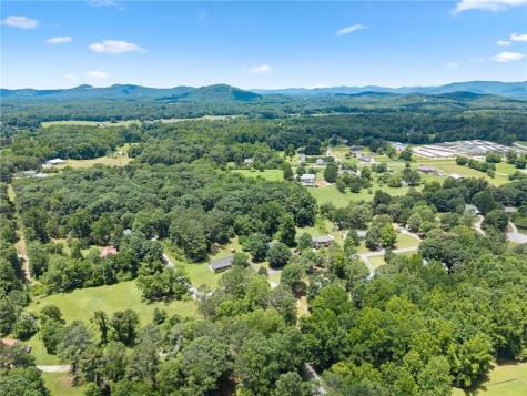 18 Chickasaw Trail Cleveland GA 30528