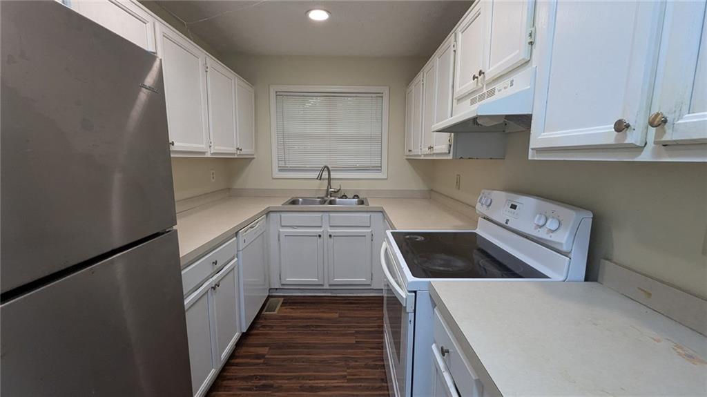 8447 Lake Drive Snellville GA 30039