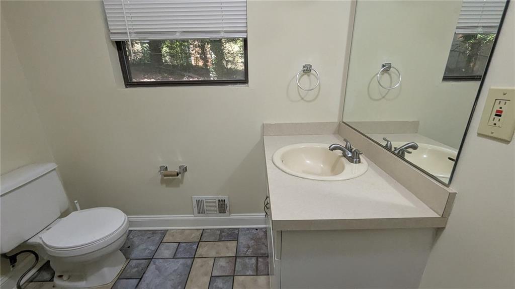 8447 Lake Drive Snellville GA 30039