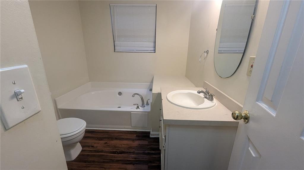 8447 Lake Drive Snellville GA 30039