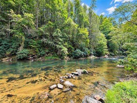 525 Gallery Court Ellijay GA 30540
