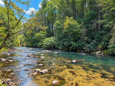 525 Gallery Court Ellijay GA 30540