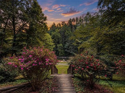525 Gallery Court Ellijay GA 30540