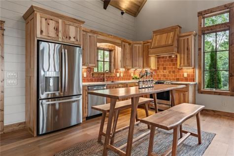 380 Utana Bluffs Trail Ellijay GA 30540