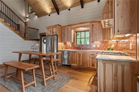 380 Utana Bluffs Trail Ellijay GA 30540