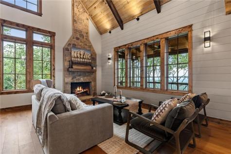 380 Utana Bluffs Trail Ellijay GA 30540