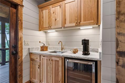 380 Utana Bluffs Trail Ellijay GA 30540