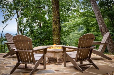 380 Utana Bluffs Trail Ellijay GA 30540