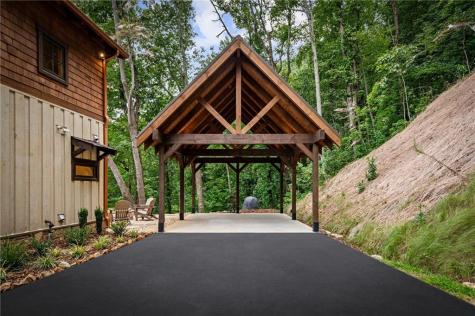 380 Utana Bluffs Trail Ellijay GA 30540