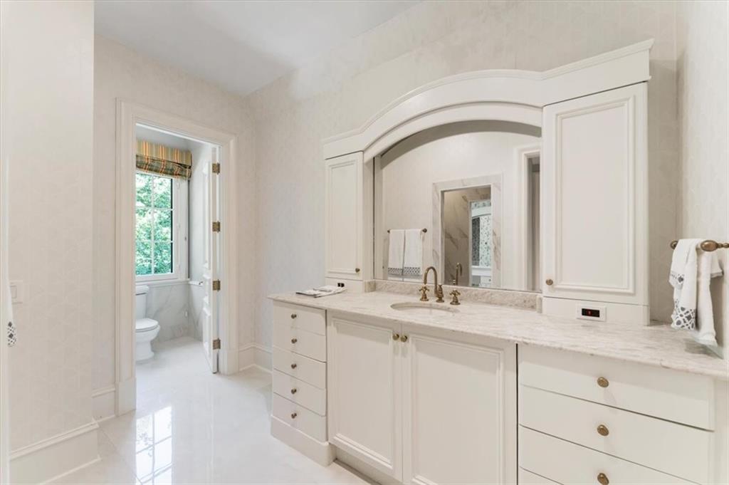 675 W Paces Ferry Unit #10 Road NW Atlanta GA 30327