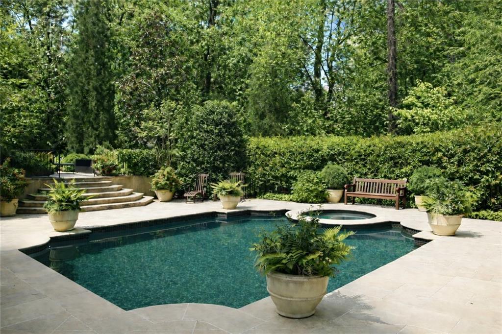 675 W Paces Ferry Unit #10 Road NW Atlanta GA 30327