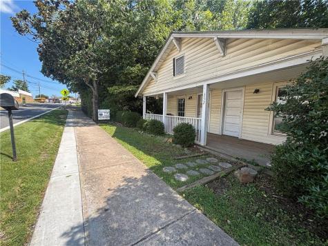 232 Main Street E Dahlonega GA 30533