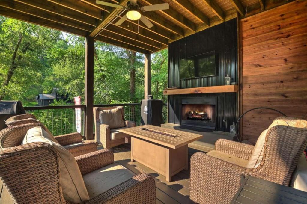 60 Hiles Hatch Lane Blue Ridge GA 30513