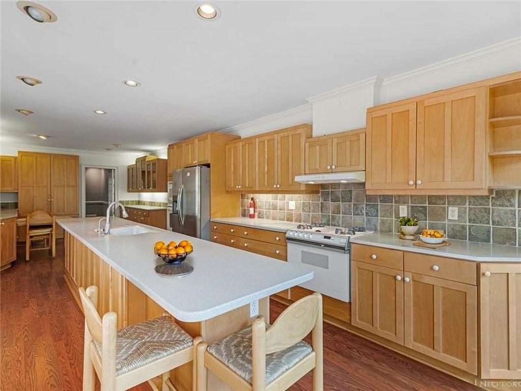 6 Downshire Lane Decatur GA 30033