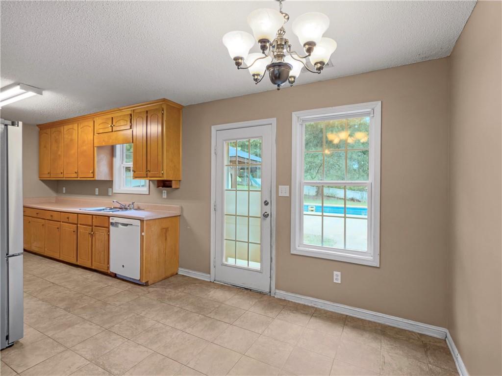 513 Wylderose Locust Grove GA 30248