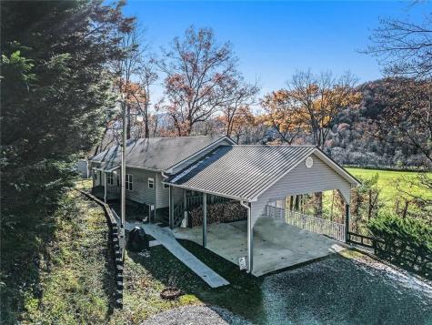 2226 Layson Road Hiawassee GA 30546