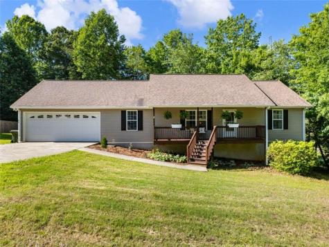 50 Kensington Drive Cleveland GA 30528