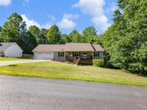 50 Kensington Drive Cleveland GA 30528
