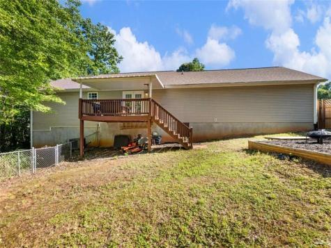 50 Kensington Drive Cleveland GA 30528