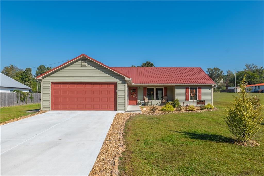 124 Kelly Drive NE White GA 30184