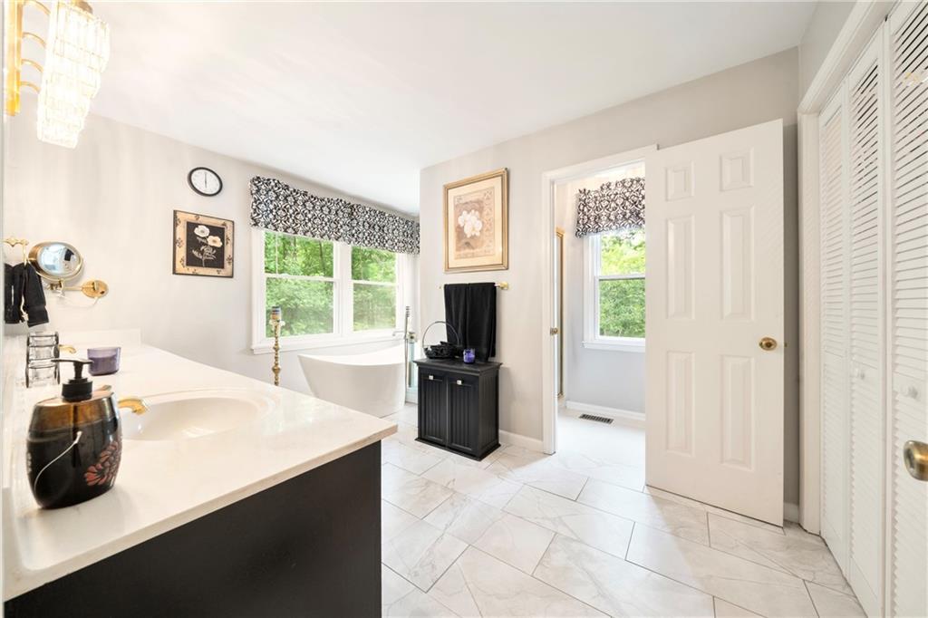 31 Fawn Lake Trail NE White GA 30184