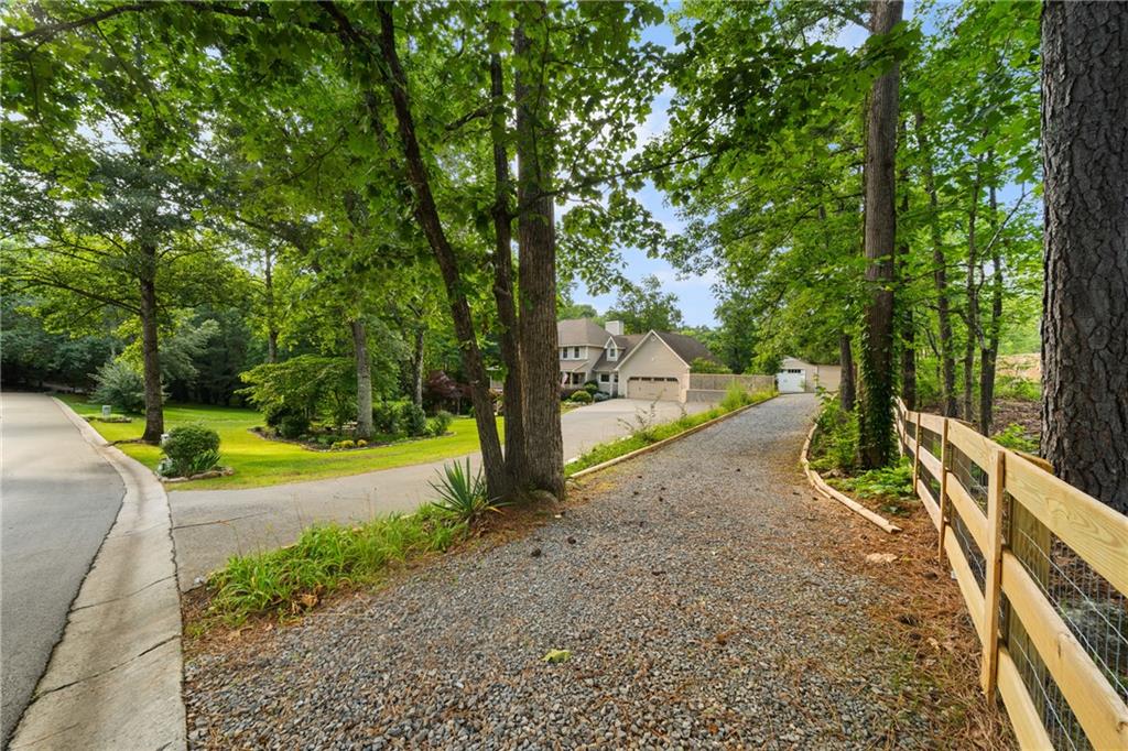 31 Fawn Lake Trail NE White GA 30184