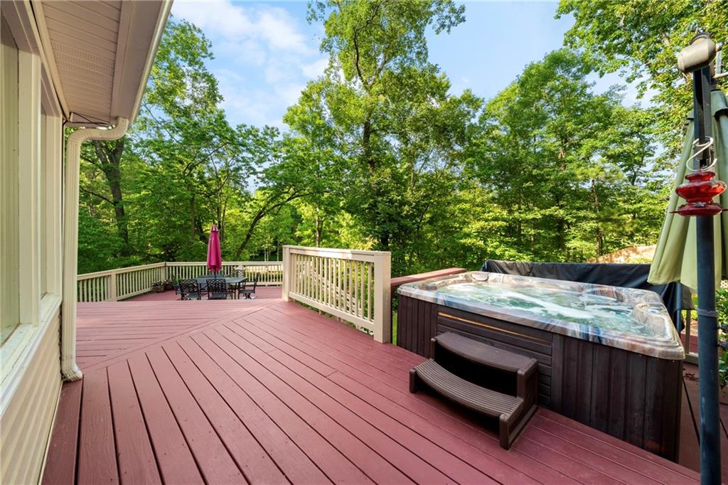 31 Fawn Lake Trail NE White GA 30184