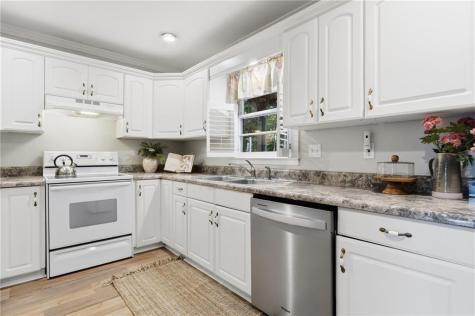 858 River Forest Run Cleveland GA 30528
