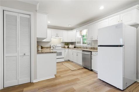 858 River Forest Run Cleveland GA 30528