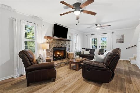 858 River Forest Run Cleveland GA 30528