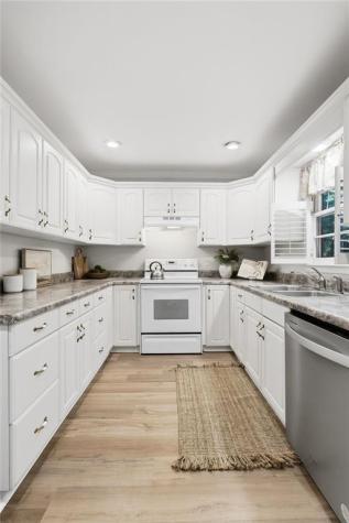 858 River Forest Run Cleveland GA 30528