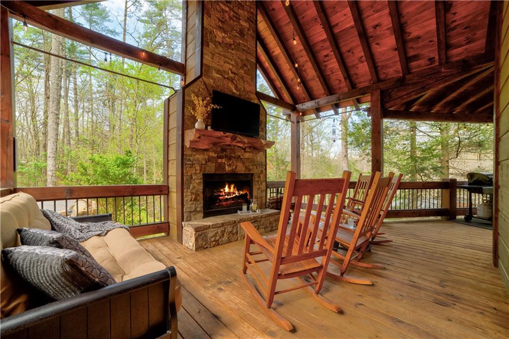136 Gallery Court Ellijay GA 30540