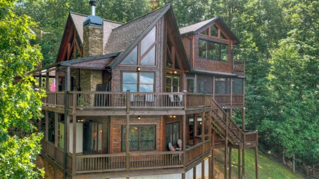 1404 Mountain High Drive Mineral Bluff GA 30559