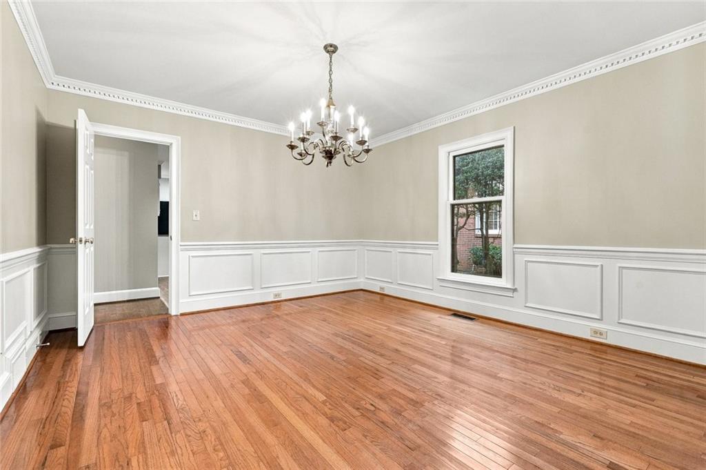 1883 Bedfordshire Court Decatur GA 30033