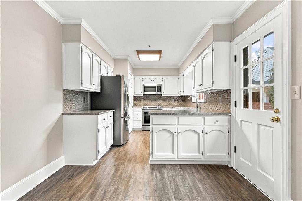 1883 Bedfordshire Court Decatur GA 30033