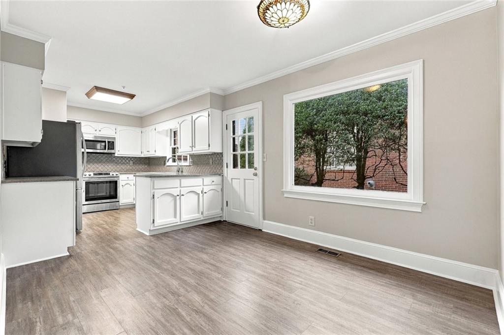 1883 Bedfordshire Court Decatur GA 30033