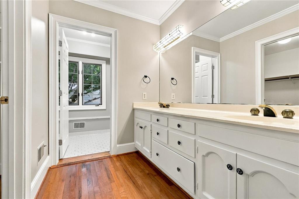 1883 Bedfordshire Court Decatur GA 30033