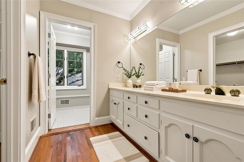 1883 Bedfordshire Court Decatur GA 30033