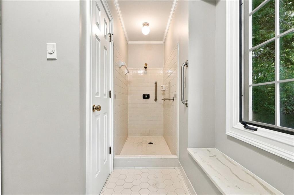 1883 Bedfordshire Court Decatur GA 30033