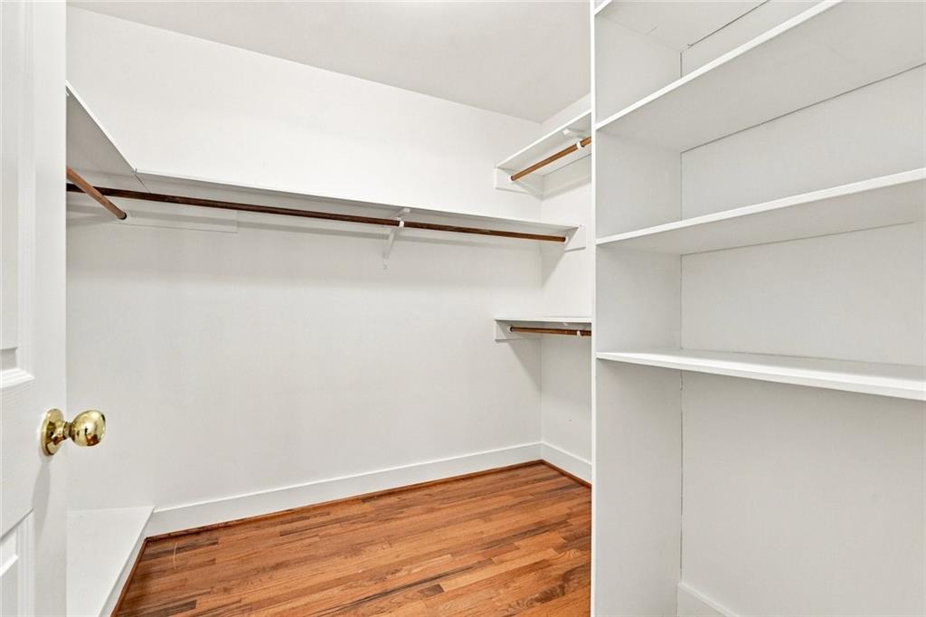 1883 Bedfordshire Court Decatur GA 30033
