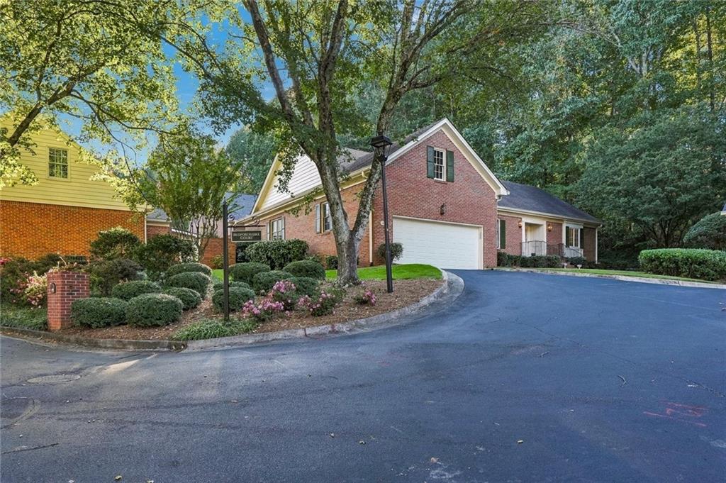 1883 Bedfordshire Court Decatur GA 30033