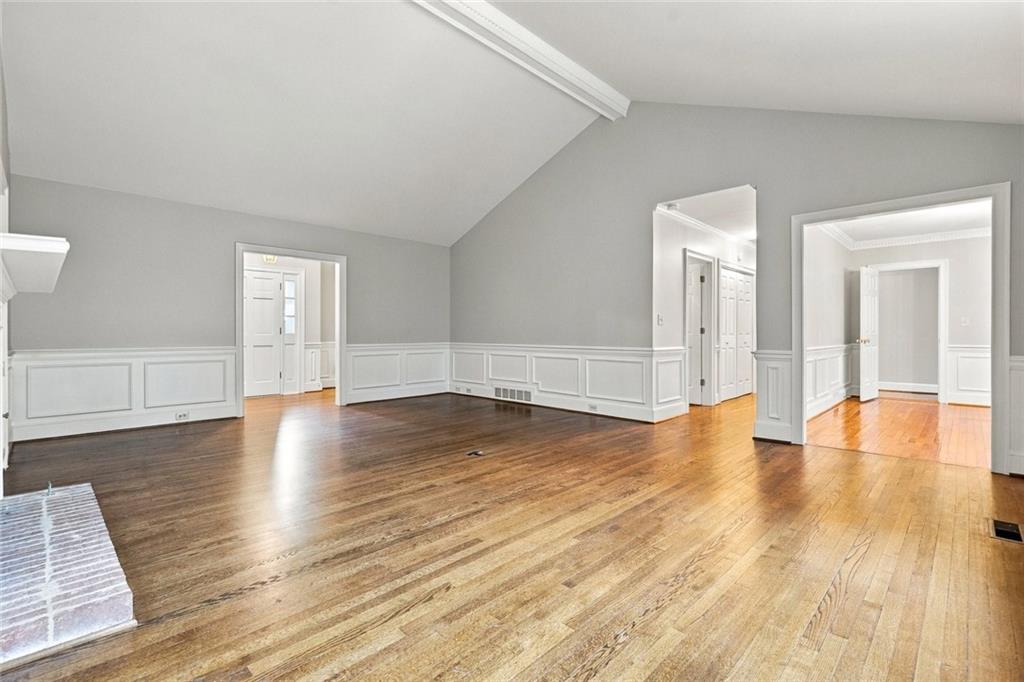 1883 Bedfordshire Court Decatur GA 30033