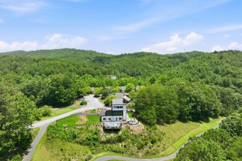 84 Schwarzwald Strasse Helen GA 30545