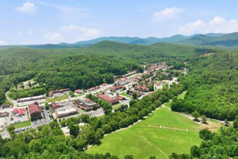 84 Schwarzwald Strasse Helen GA 30545