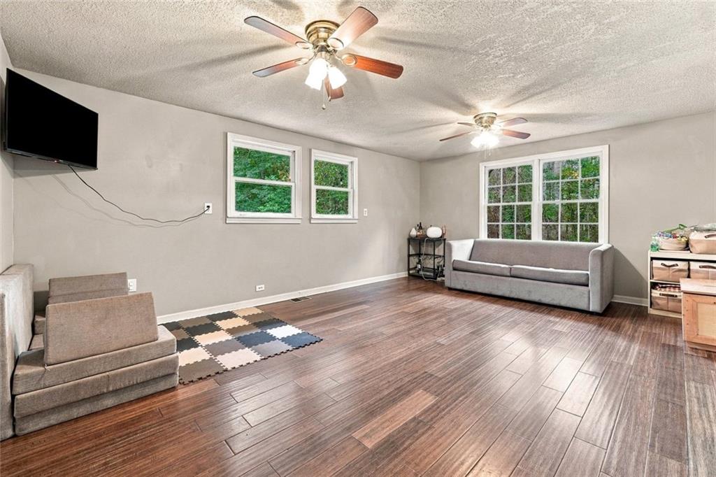 698 Spring Place Road NE White GA 30184
