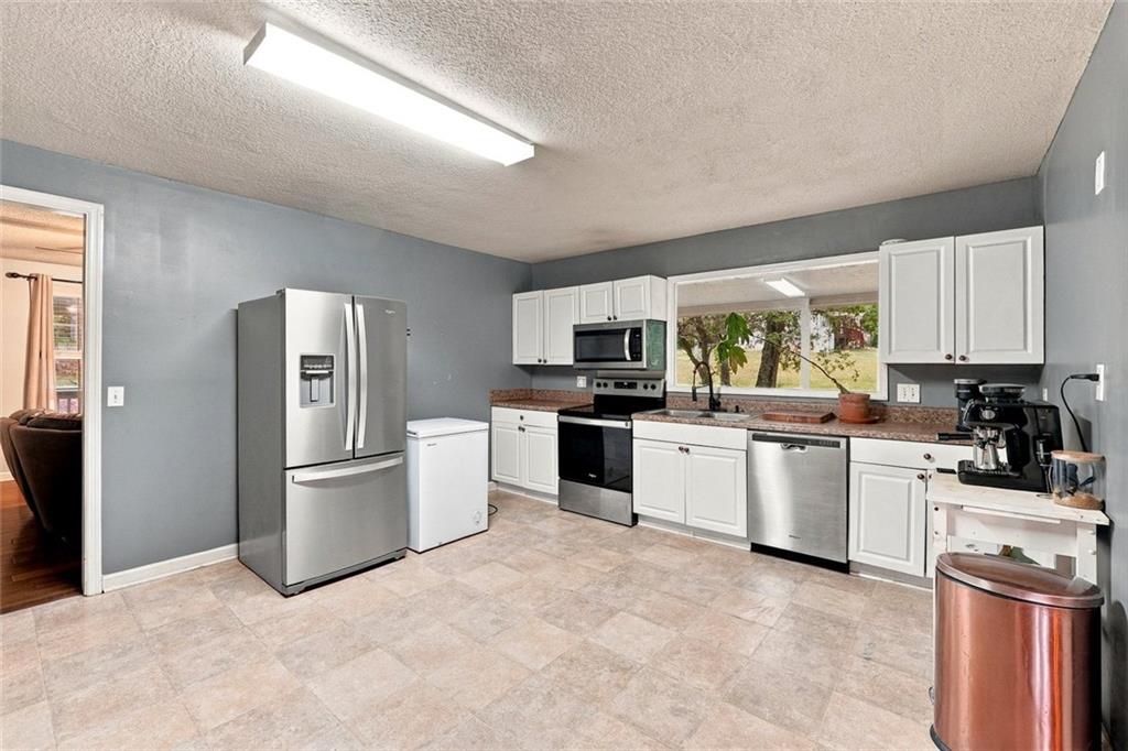 698 Spring Place Road NE White GA 30184