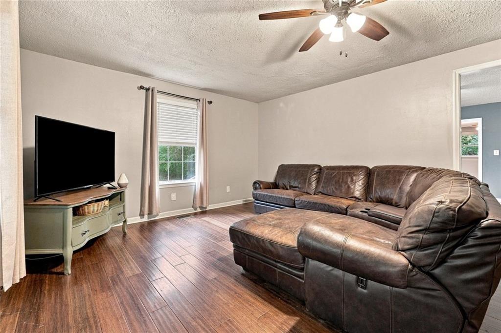 698 Spring Place Road NE White GA 30184
