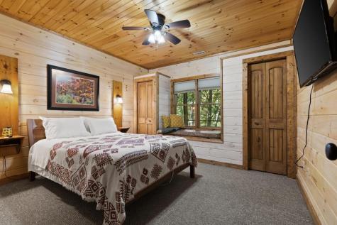 82 Queens Lane Blue Ridge GA 30513