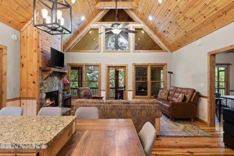 82 Queens Lane Blue Ridge GA 30513